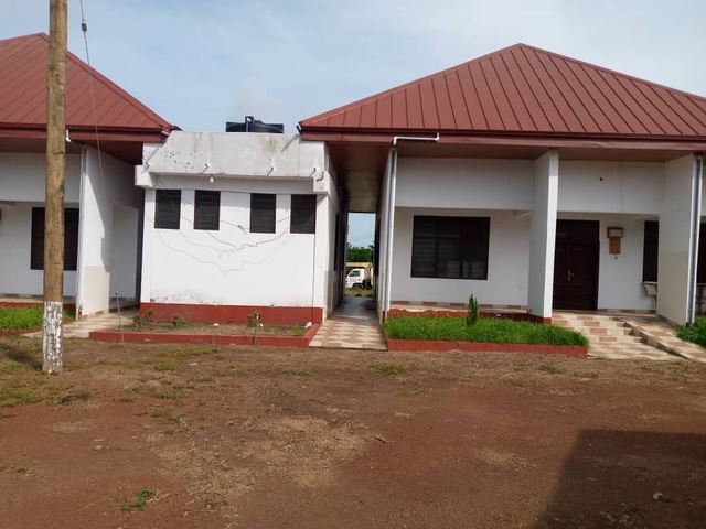 Office / admin building — Photo 8