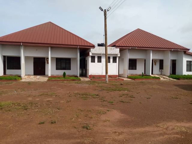 Office / admin building — Photo 33