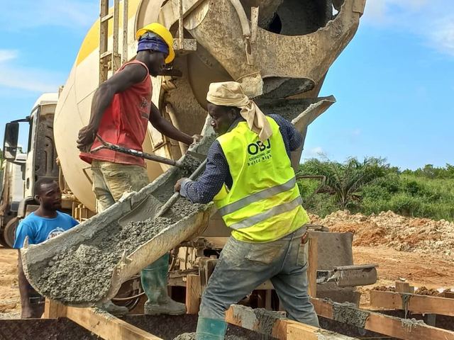 Road excavation & plant — Photo 3
