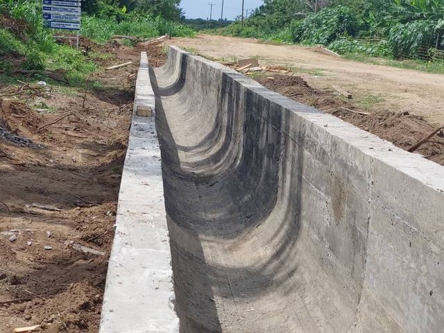 Road excavation & plant — Photo 9