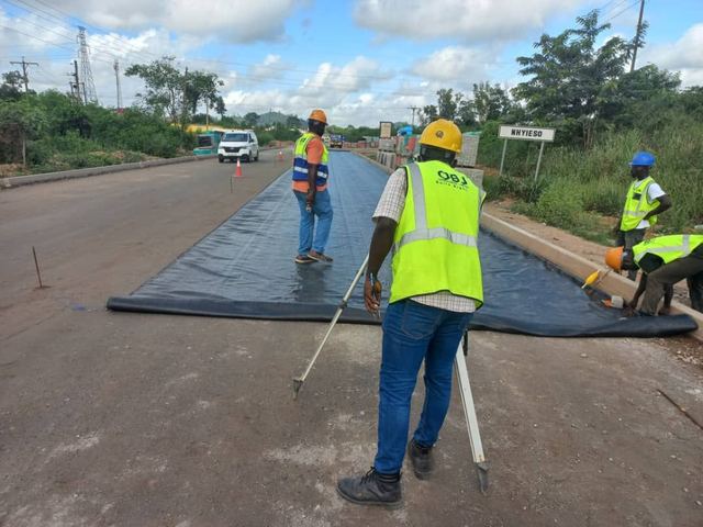 Nhyieso road project — Photo 7