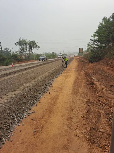 Nhyieso road project — Photo 4