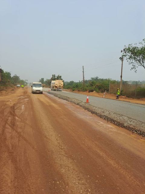 Nhyieso road project — Photo 7