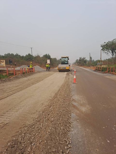 Nhyieso road project — Photo 9